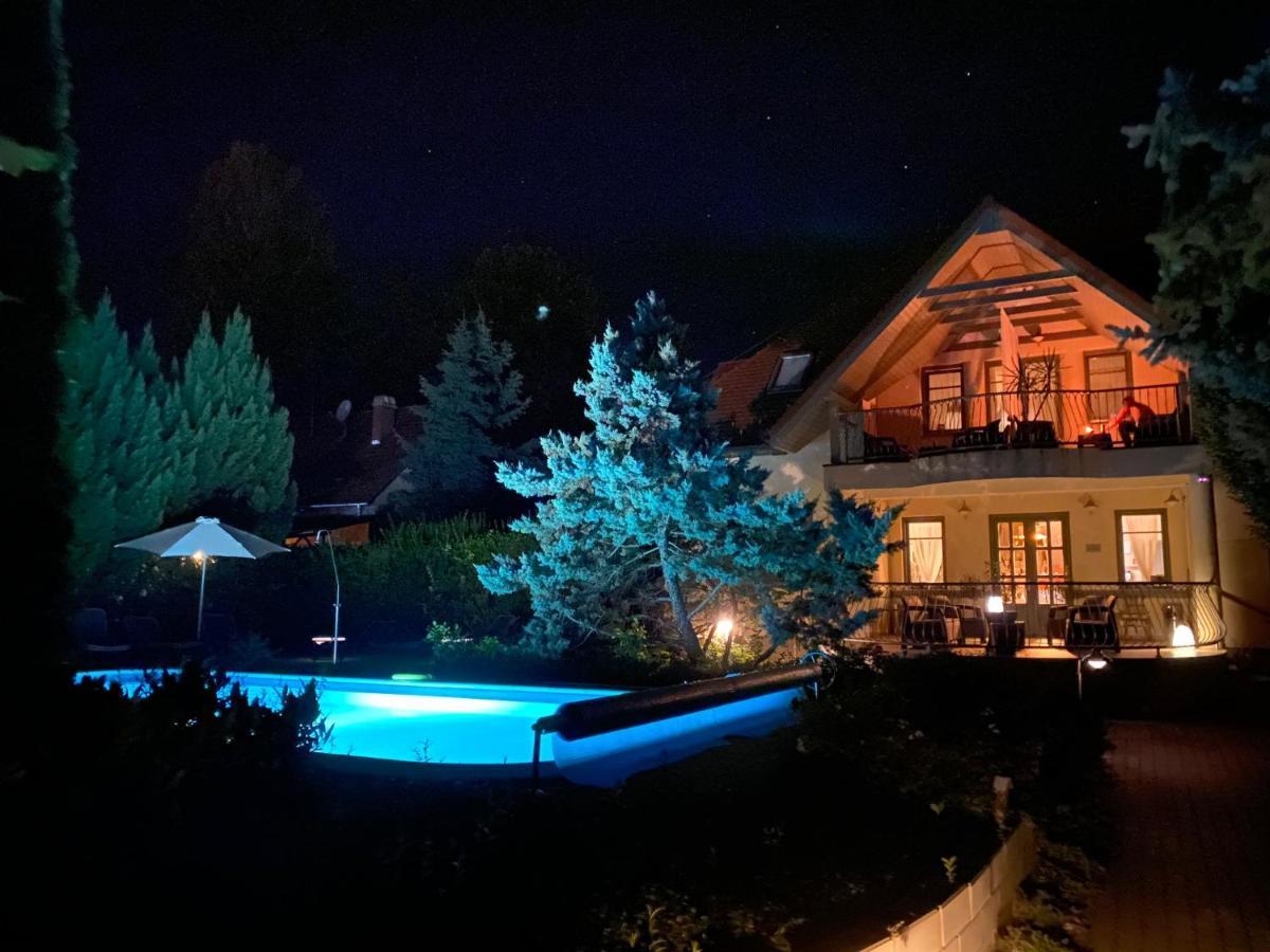 Villa Oliva Boutique Rooms Zamárdi Εξωτερικό φωτογραφία