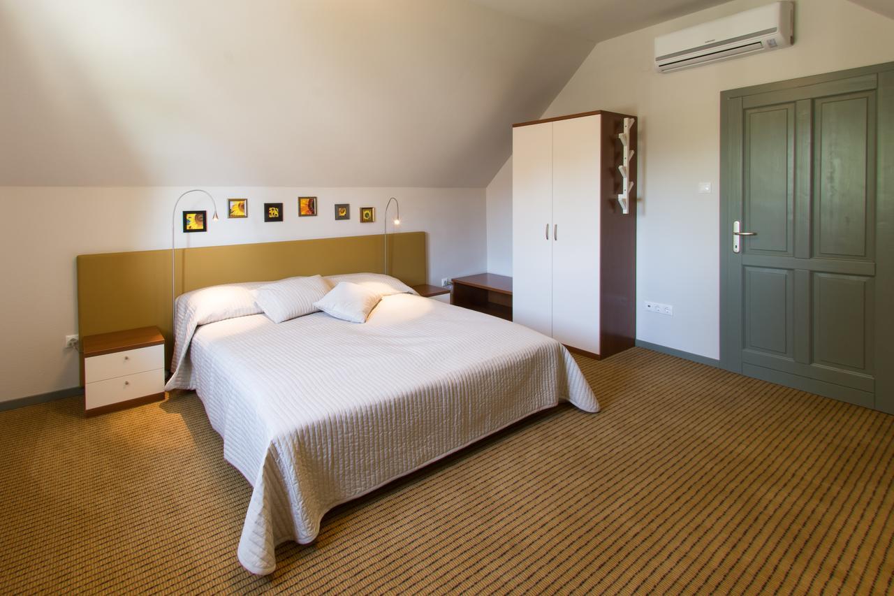 Villa Oliva Boutique Rooms Zamárdi Εξωτερικό φωτογραφία