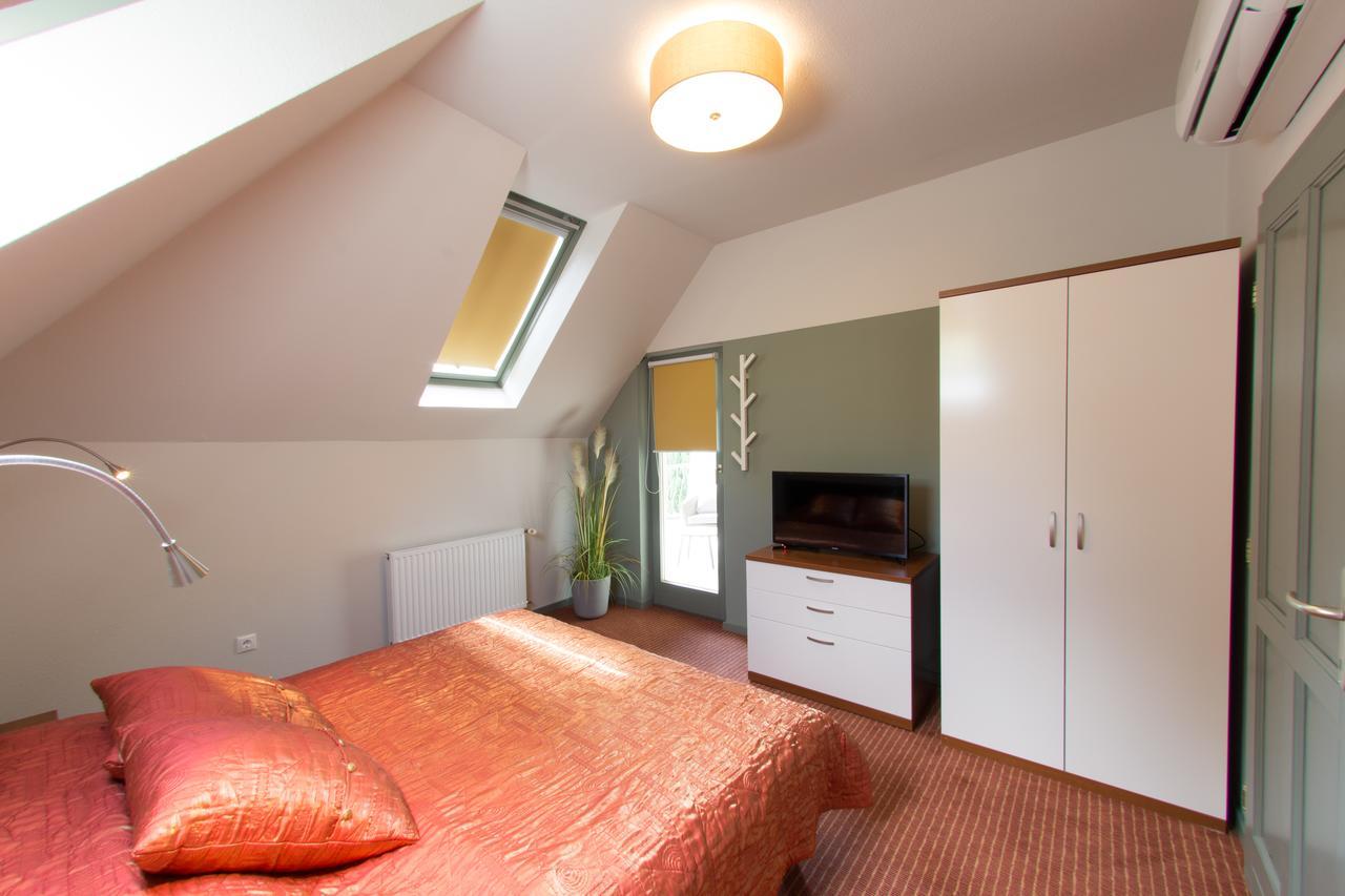 Villa Oliva Boutique Rooms Zamárdi Εξωτερικό φωτογραφία